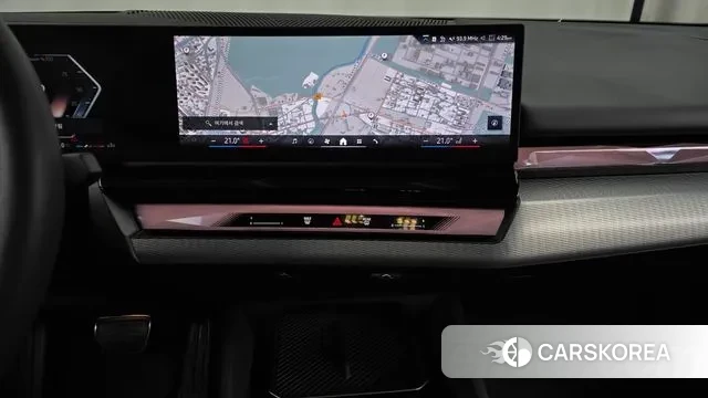 BMW 5 Series (G60) 2025 Белый из Кореи, фото 5