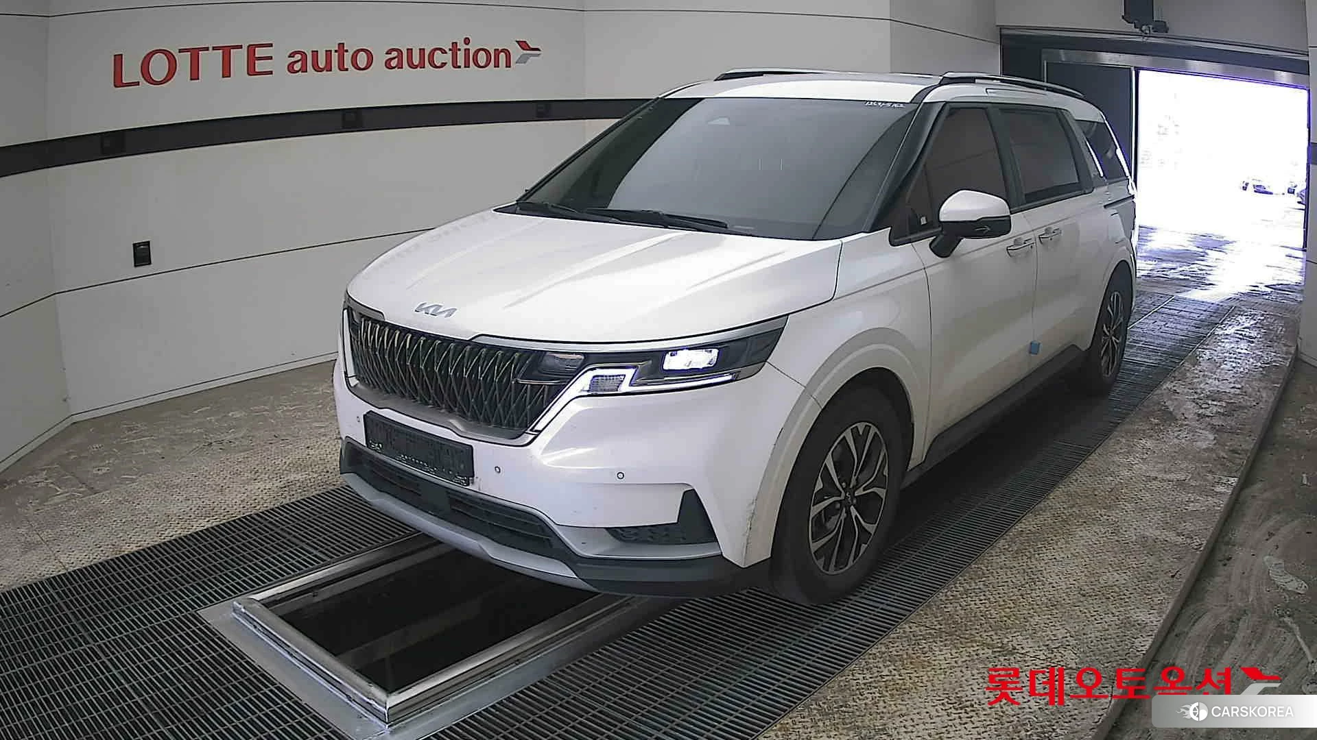 Kia Carnival 2022 Белый из Кореи, фото 5