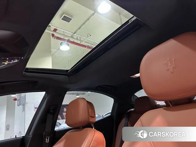 Maserati Ghibli 2023 Белый из Кореи, фото 5