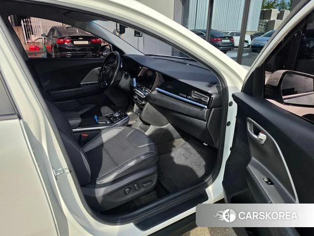 Kia Niro Plus 2022 Белый из Кореи, фото 5