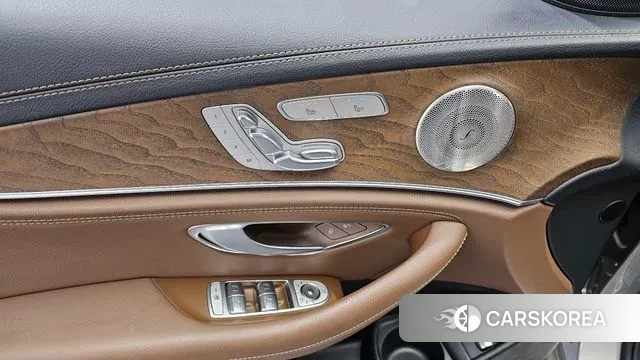 Mercedes-Benz E-Class W213 2022 Серебристо-серый из Кореи, фото 5