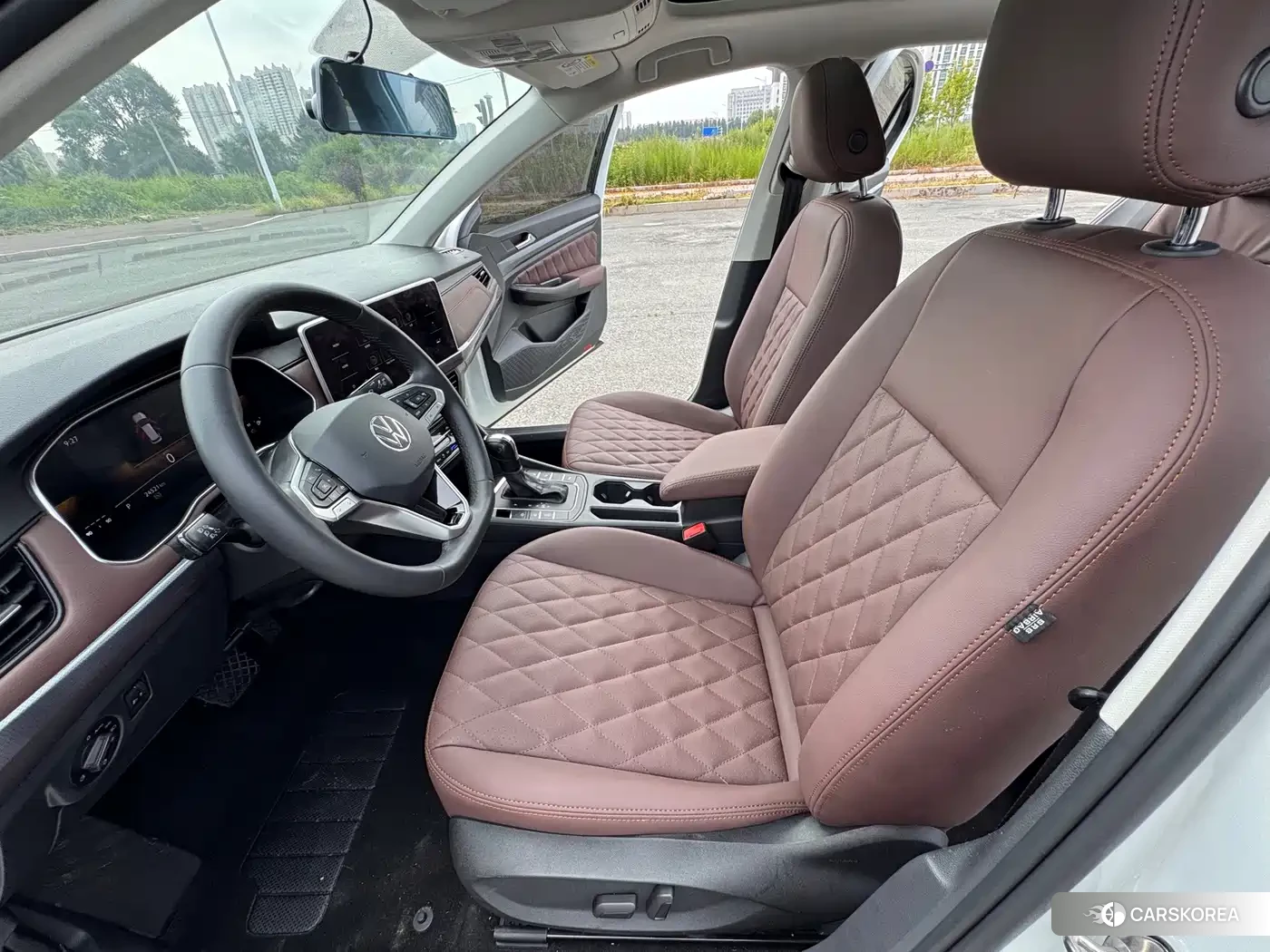 Volkswagen Bora 2023 Белый из Китая, фото 5