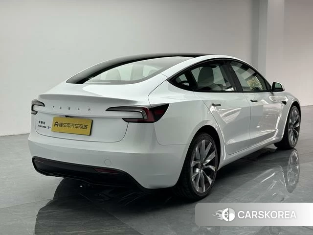 Tesla Model 3 2026 Белый из Китая, фото 5