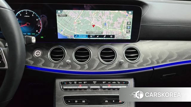 Mercedes-Benz E-Class W213 2022 Белый из Кореи, фото 5