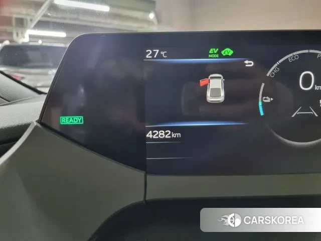 Toyota Prius 5th Generation 2023 Белый из Кореи, фото 5