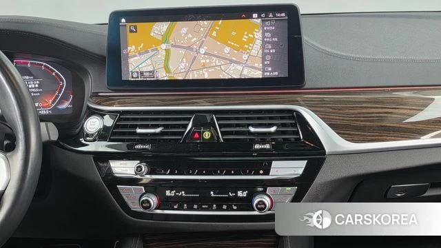 BMW 5 Series (G30) 2022 Черный из Кореи, фото 5