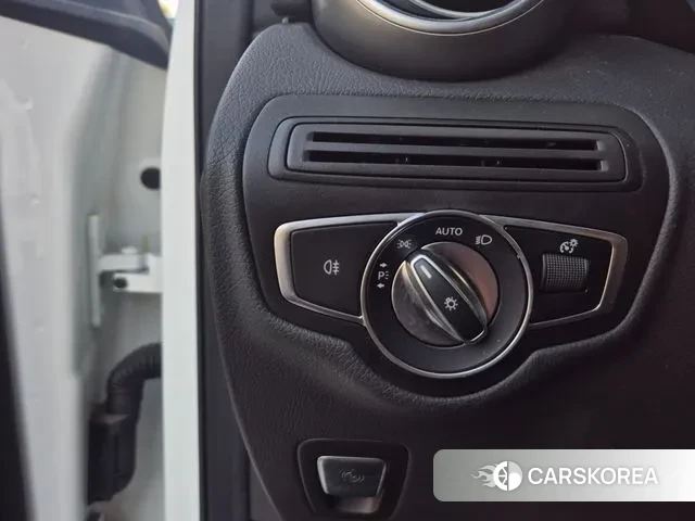 Mercedes-Benz GLC-Class X253 2023 Белый из Кореи, фото 5