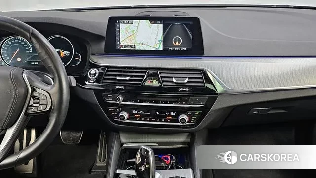 BMW 5 Series (G30) 2018 Белый из Кореи, фото 5