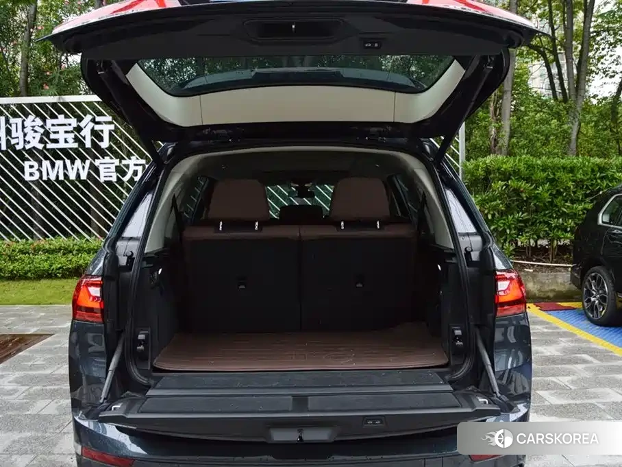 BMW X7 2021 Silver/gray из Китая, фото 5