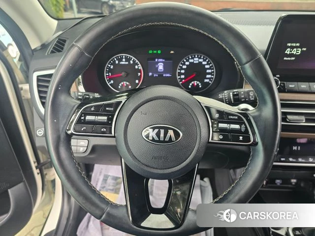 Kia Seltos 2020 Жемчужный цвет из Кореи, фото 5