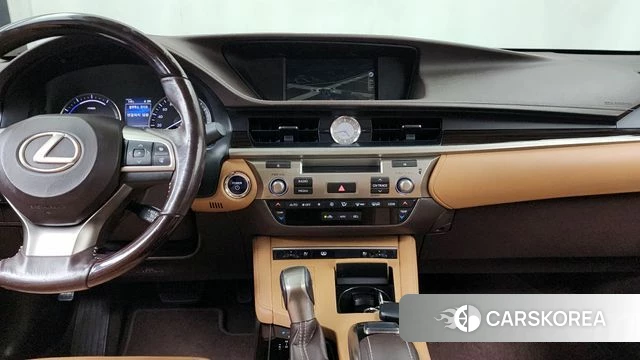 Lexus ES300h 7th generation 2018 Белый из Кореи, фото 5