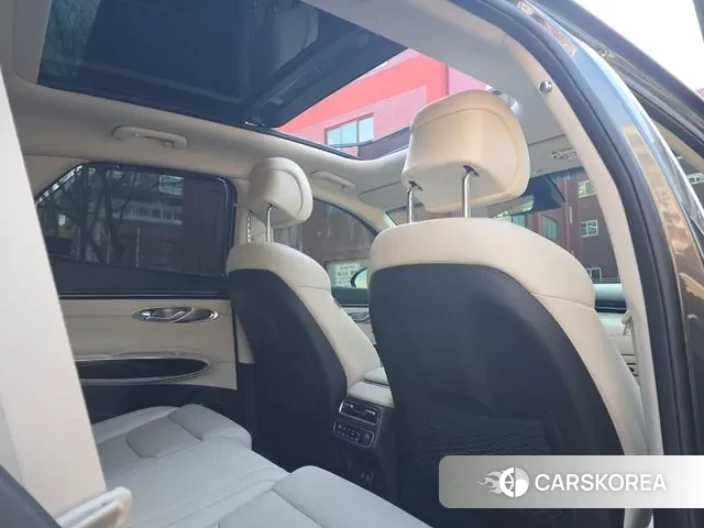 Genesis GV70 2024 Серый из Кореи, фото 5