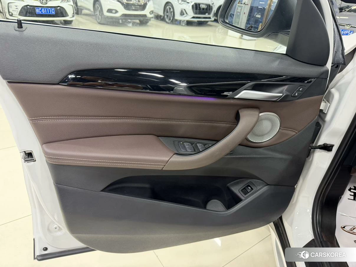 BMW X1 2021 Белый из Китая, фото 5