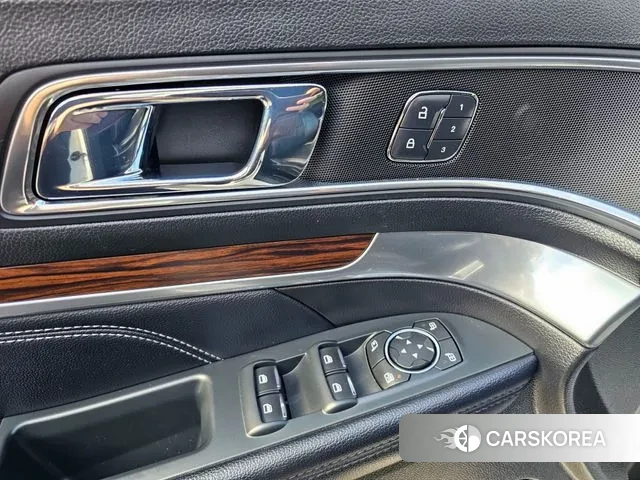 Ford Explorer 2018 Белый из Кореи, фото 5