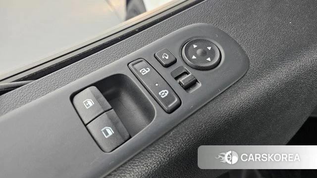 Hyundai Staria 2023 Белый из Кореи, фото 5