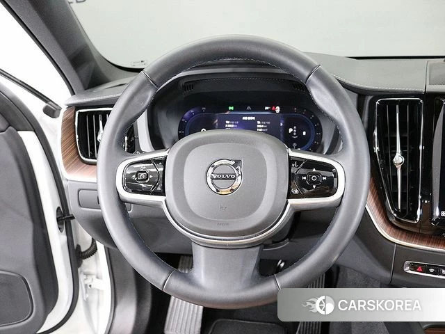 Volvo XC60 second Generation 2025 Белый из Кореи, фото 5