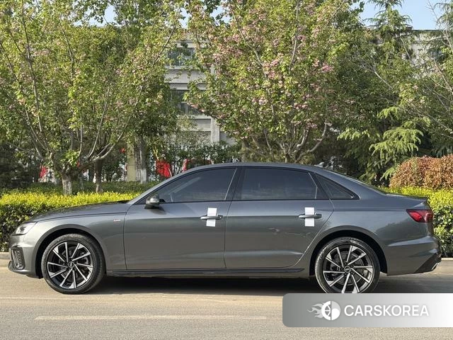 Audi A4L 2023 Темно-серый из Китая, фото 5