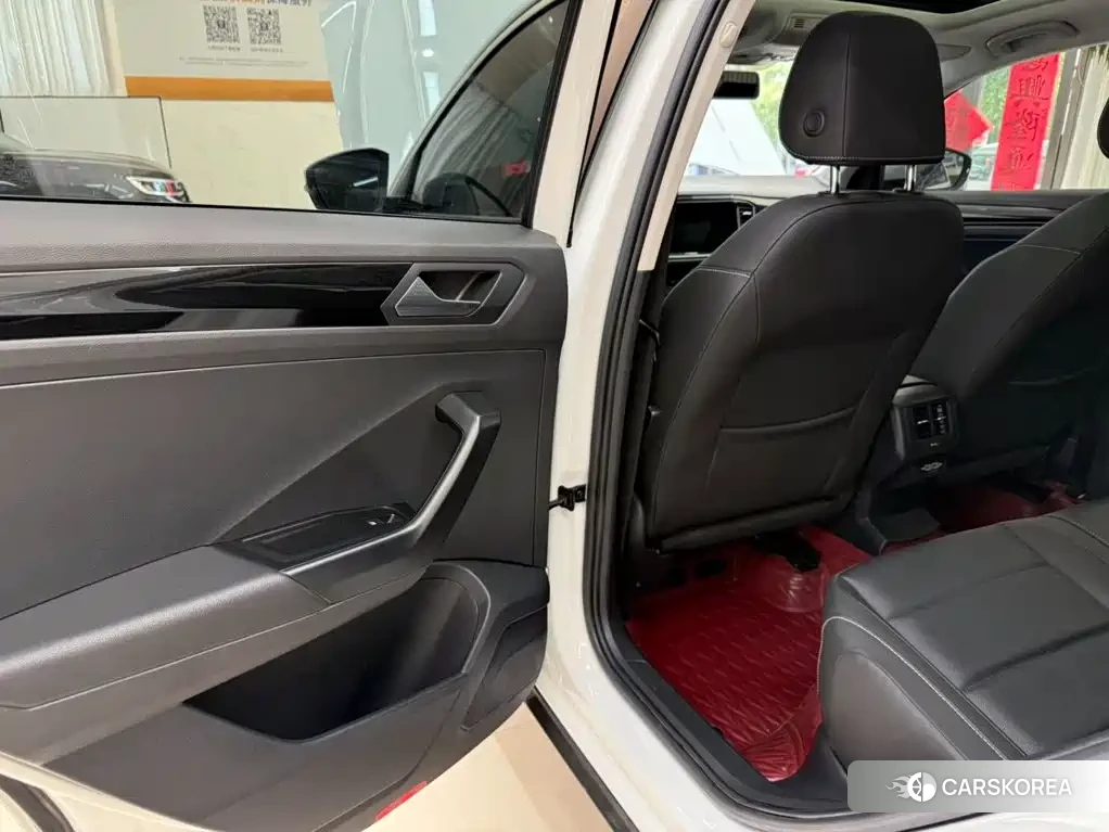 Volkswagen T-Roc 2022 Белый из Китая, фото 5
