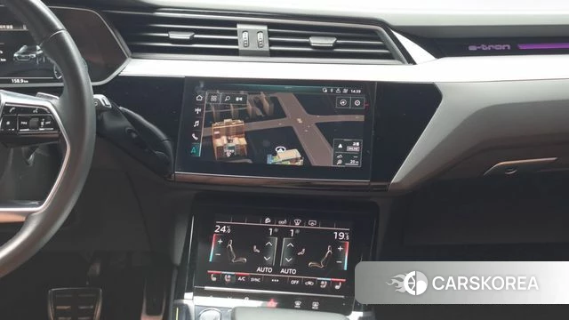 Audi e-Tron 2020 Синий из Кореи, фото 5