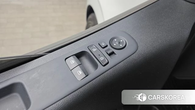 Hyundai Staria 2023 Белый из Кореи, фото 5