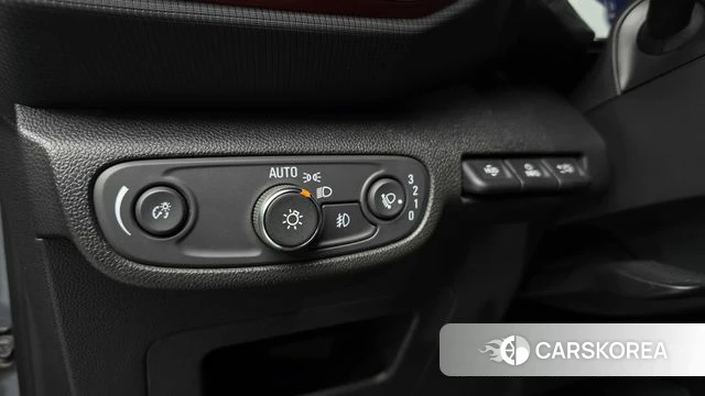 Chevrolet (GM Daewoo) Trailblazer 2020 Серебристо-серый из Кореи, фото 5