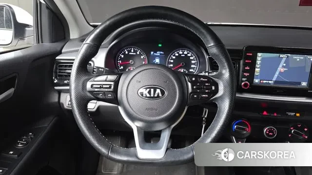 Kia Stonic 2018 Белый из Кореи, фото 5