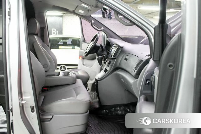 Hyundai The New Grand Starex 2018 Серебристо-серый из Кореи, фото 5