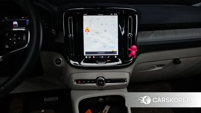 Volvo XC40 2024 Белый из Кореи, фото 5