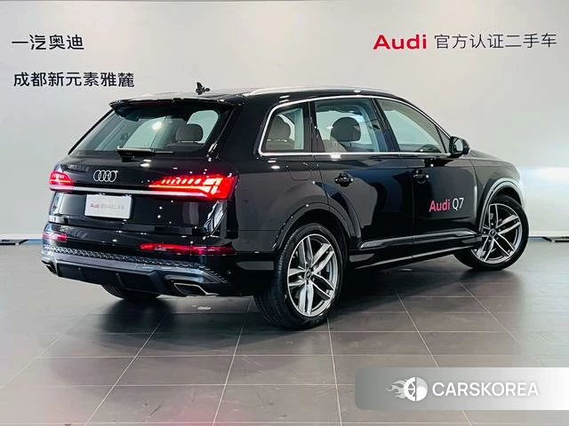 Audi Q7 2024 Черный из Китая, фото 5