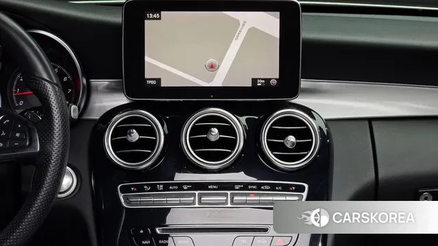 Mercedes-Benz C-Class W205 2018 Белый из Кореи, фото 5