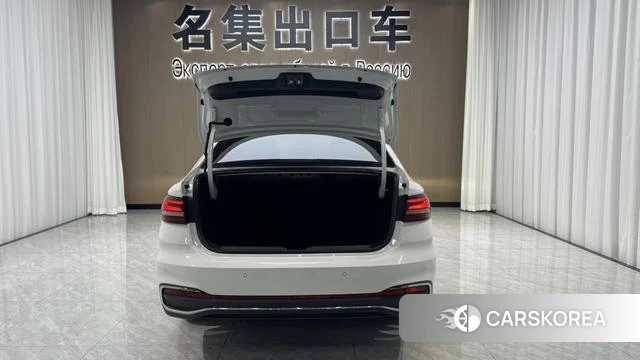 Volkswagen Lavida 2023 Белый из Китая, фото 5