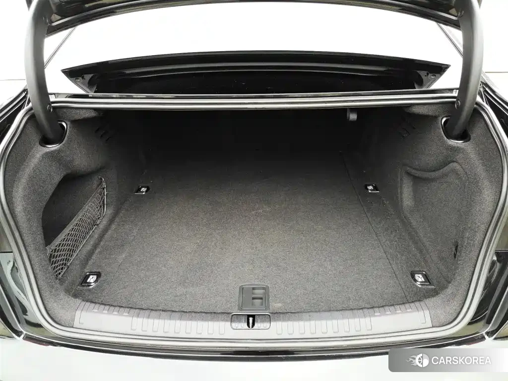 Audi A6L 2023 Черный из Китая, фото 5