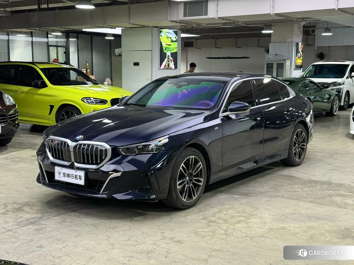 BMW 5 series 2024 Черный из Китая, фото 5