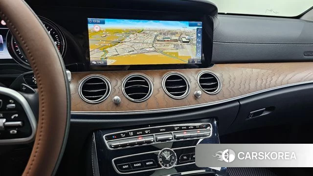 Mercedes-Benz E-Class W213 2019 Серый из Кореи, фото 5