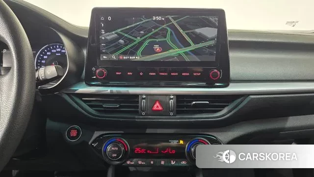 Kia The New K3 2nd generation 2021 Белый из Кореи, фото 5