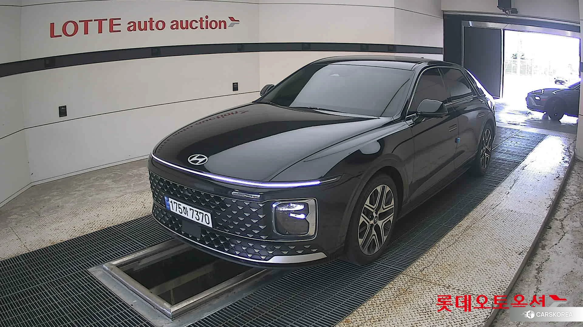 Hyundai Grandeur 2023 Abyss Black Pearl из Кореи, фото 5