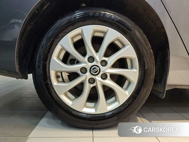 Nissan Xuan Yi 2024 Темно-серый из Китая, фото 5