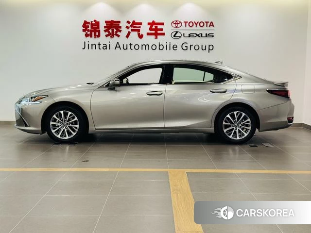 Lexus ES 2023 Серебристо-серый из Китая, фото 5
