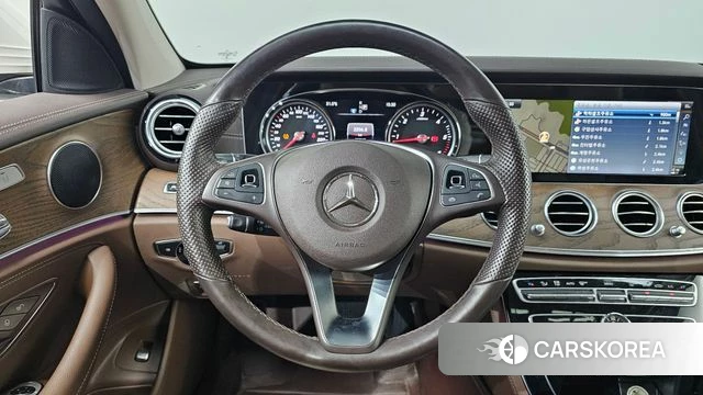 Mercedes-Benz E-Class W213 2018 Белый из Кореи, фото 5