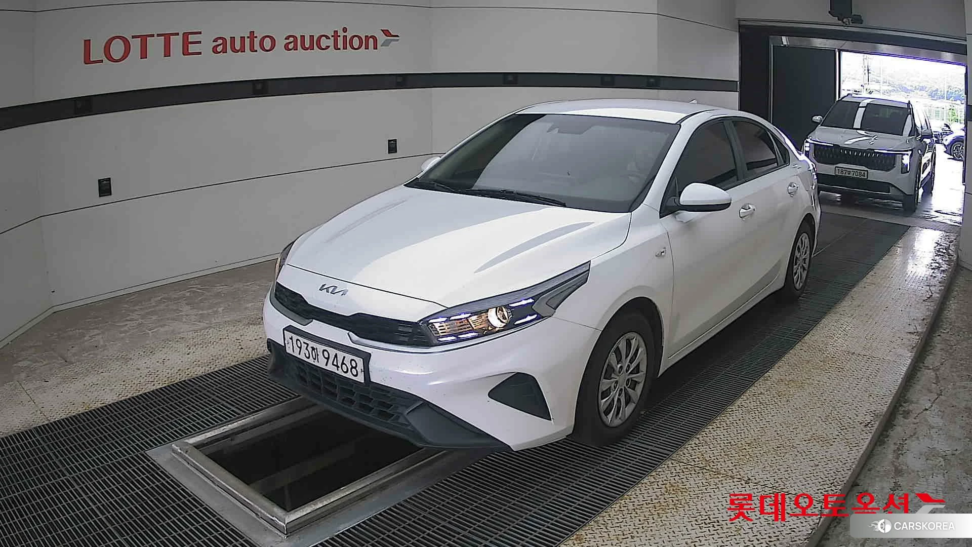 Kia K3 2022 Snow White Pearl из Кореи, фото 5