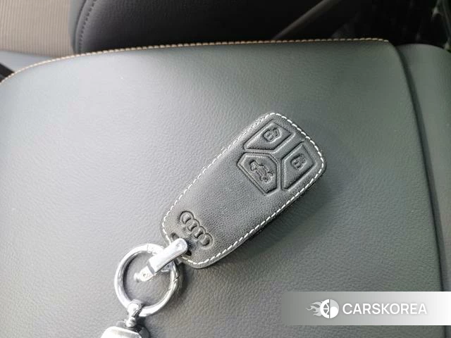 Audi Q5L 2020 Черный из Китая, фото 5