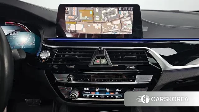 BMW 5 Series (G30) 2020 Белый из Кореи, фото 5