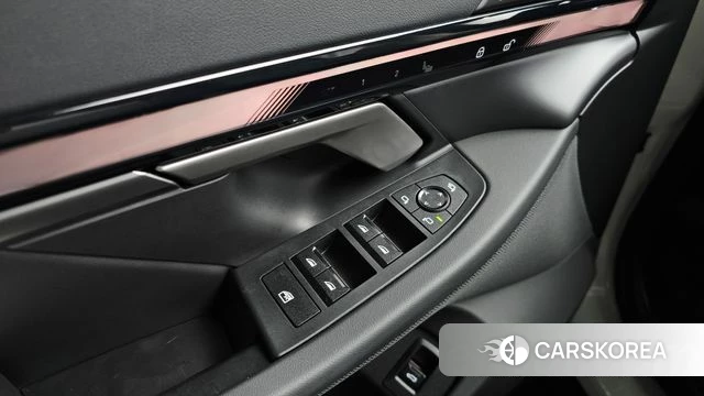 BMW 5 Series (G60) 2025 Белый из Кореи, фото 5