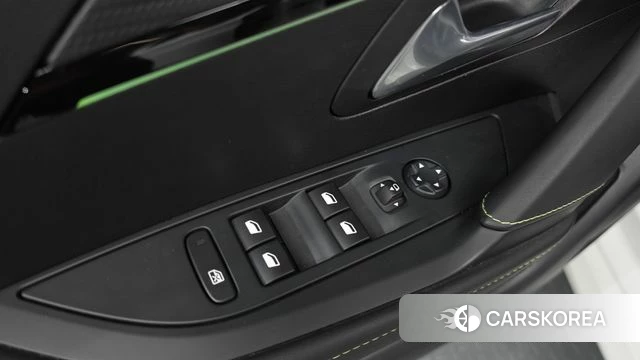 Peugeot e-208 second Generation 2022 Белый из Кореи, фото 5