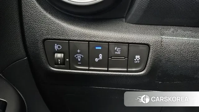 Hyundai Kona 2018 Светло-серебряный цвет из Кореи, фото 5