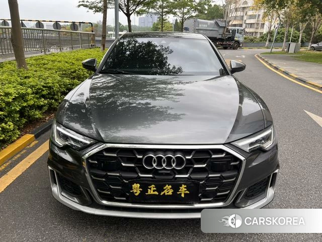 Audi A6L 2021 Серебристо-серый из Китая, фото 5