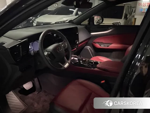 Lexus NX350h Second generation 2025 Черный из Кореи, фото 5