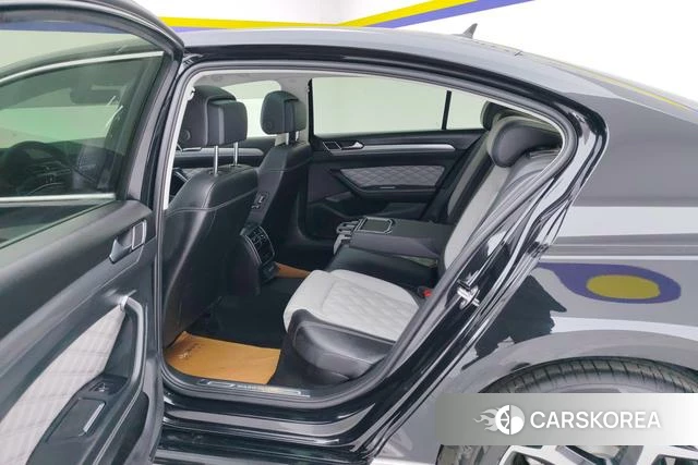 Volkswagen Magotan 2024 Черный из Китая, фото 5
