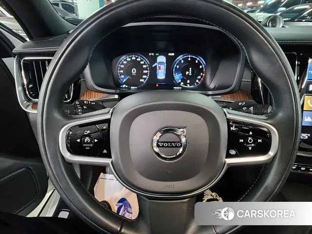 Volvo S60 3rd generation 2021 Белый из Кореи, фото 5