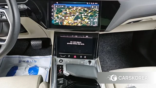 Audi e-Tron 2022 Белый из Кореи, фото 5